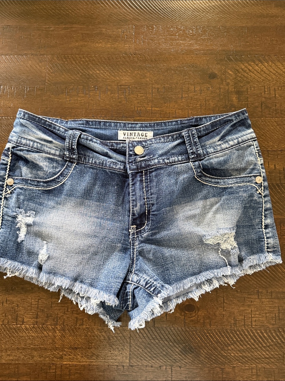 🤘🏼Vintage Blue Frayed Distressed Denim Jean Shorts🫶🏼